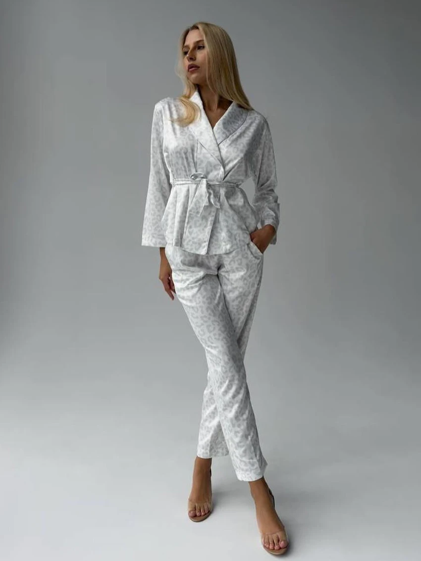 Marthaqiqi Printing Female Pajamas Suit Long Sleeve Robe Lace Up Sleepwear Turn-Down Collar Nightgowns Pants Women Nightwear Set
Marthaqiqi Printing Female Pajamas Suit Long Sleeve Robe Lace Up Sleepwear Turn-Down Collar Nightgowns Pants Women Nightwear Set