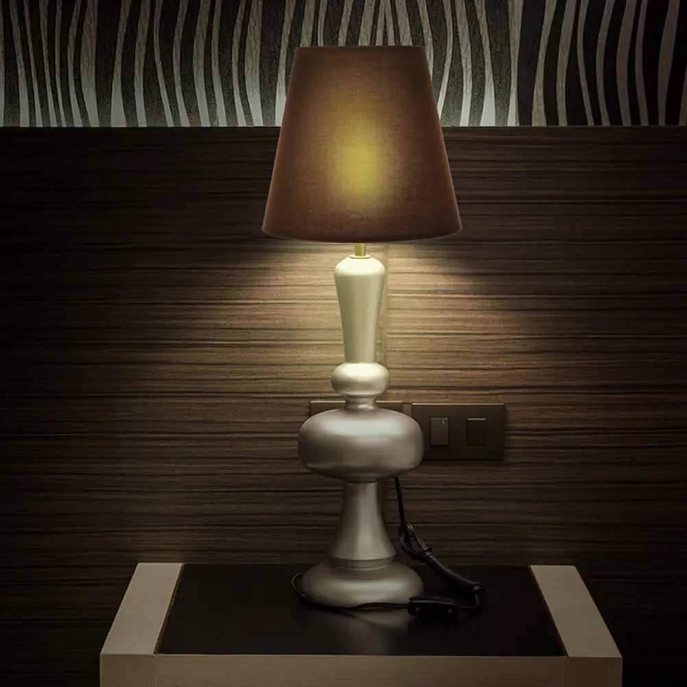 Комплект из 2 тканевых абажуров в деревенском стиле, с креплением на прищепке, для настольных и напольных светильников, сменный чехол для лампы
Комплект из 2 тканевых абажуров в деревенском стиле, с креплением на прищепке, для настольных и напольных светильников, сменный чехол для лампы