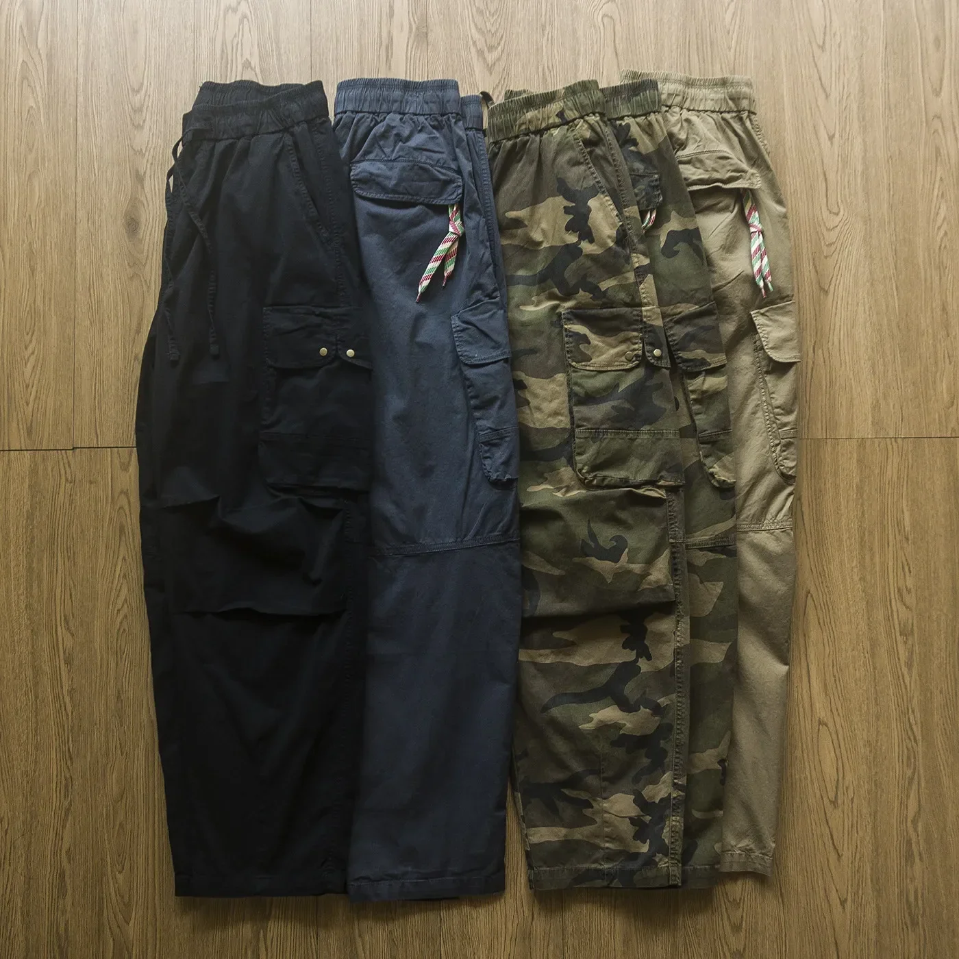 Japanese retro multi-pocket thin washed old overalls
Japanese retro multi-pocket thin washed old overalls