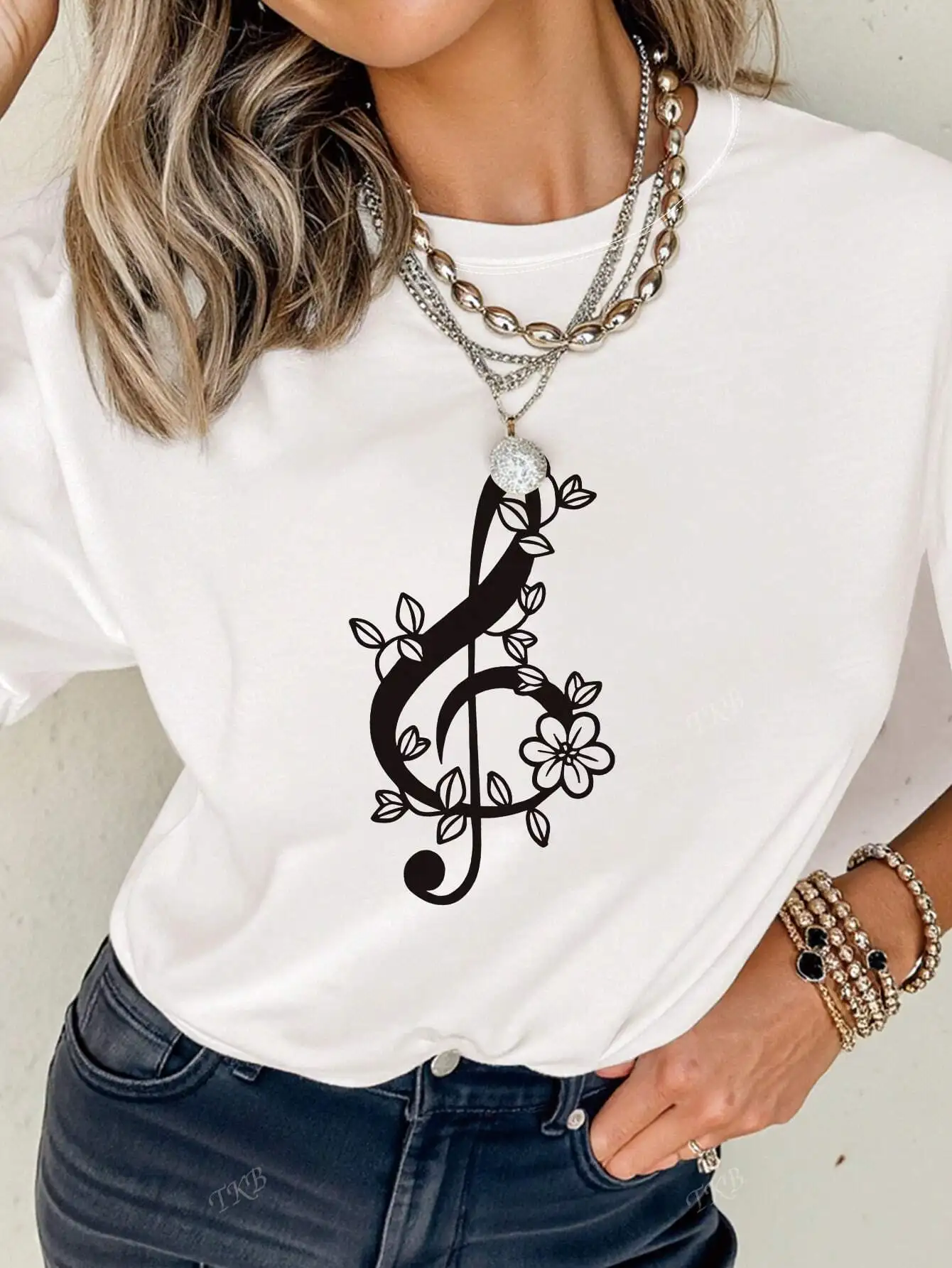 Women's Musical Notes Printed T-Shirt Summer Short Sleeve Casual T-Shirt Funny Women's White Round Neck Top, Western Women's Out
Women's Musical Notes Printed T-Shirt Summer Short Sleeve Casual T-Shirt Funny Women's White Round Neck Top, Western Women's Out
