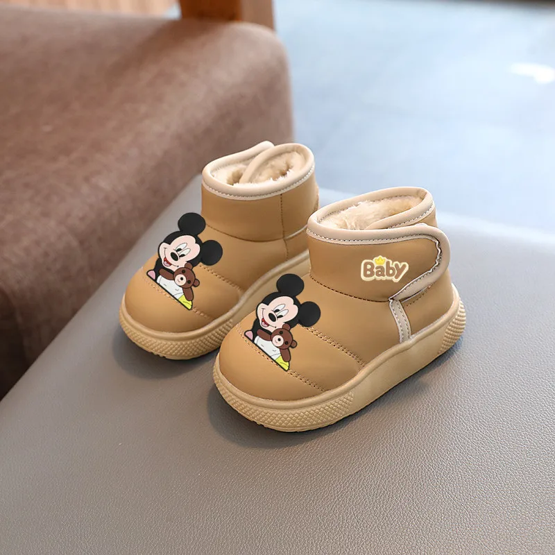 Хлопковые сапоги Disney с Микки Маусом, осень-зима, новая обувь для мальчиков и девочек, теплые нескользящие кроссовки из искусственной кожи, повседневная обувь на мягкой подошве
Хлопковые сапоги Disney с Микки Маусом, осень-зима, новая обувь для мальчиков и девочек, теплые нескользящие кроссовки из искусственной кожи, повседневная обувь на мягкой подошве