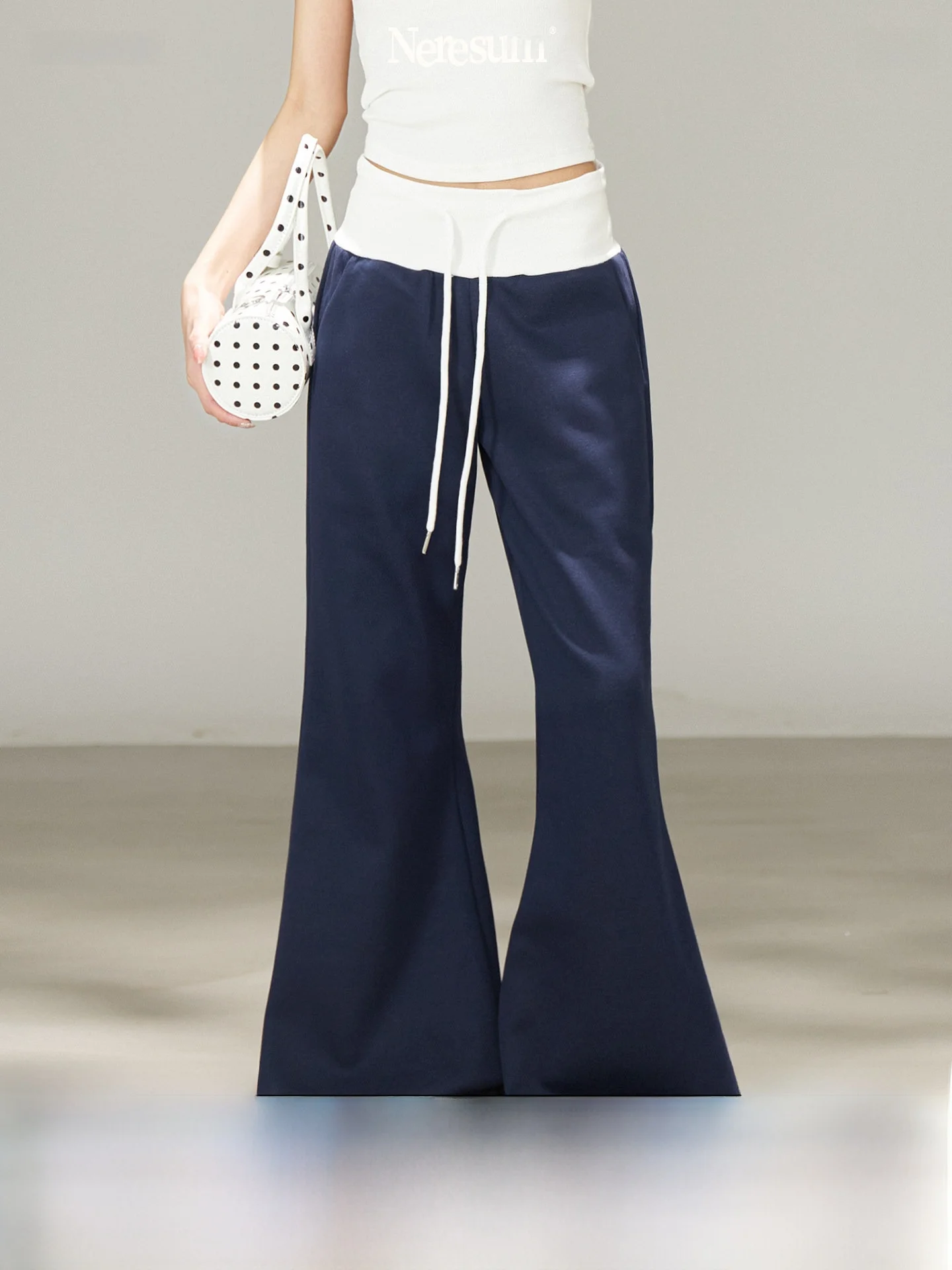 High Waist Wide Leg Pants Women's Sporty Bell Bottom Trousers Slimming Casual Loose Fit Korean Style Color Block Design
High Waist Wide Leg Pants Women's Sporty Bell Bottom Trousers Slimming Casual Loose Fit Korean Style Color Block Design