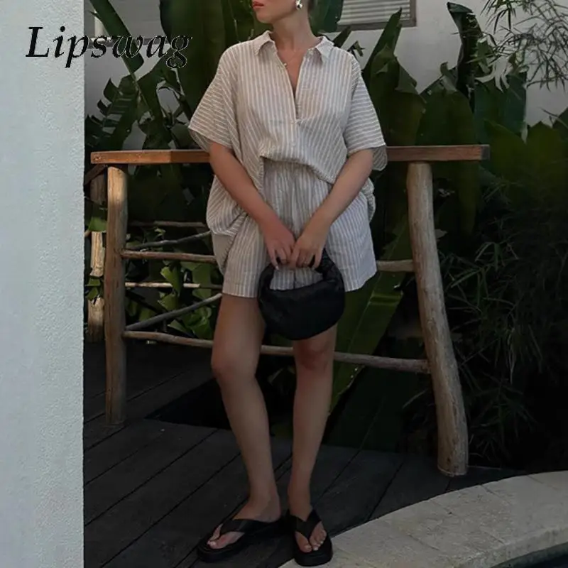 Fashion Lapel Button Top & Short Pan Outfits Women Casual Short Sleeve Stripe Print Sets Office Elegant Commuting Shirt 2Pc Suit
Fashion Lapel Button Top & Short Pan Outfits Women Casual Short Sleeve Stripe Print Sets Office Elegant Commuting Shirt 2Pc Suit