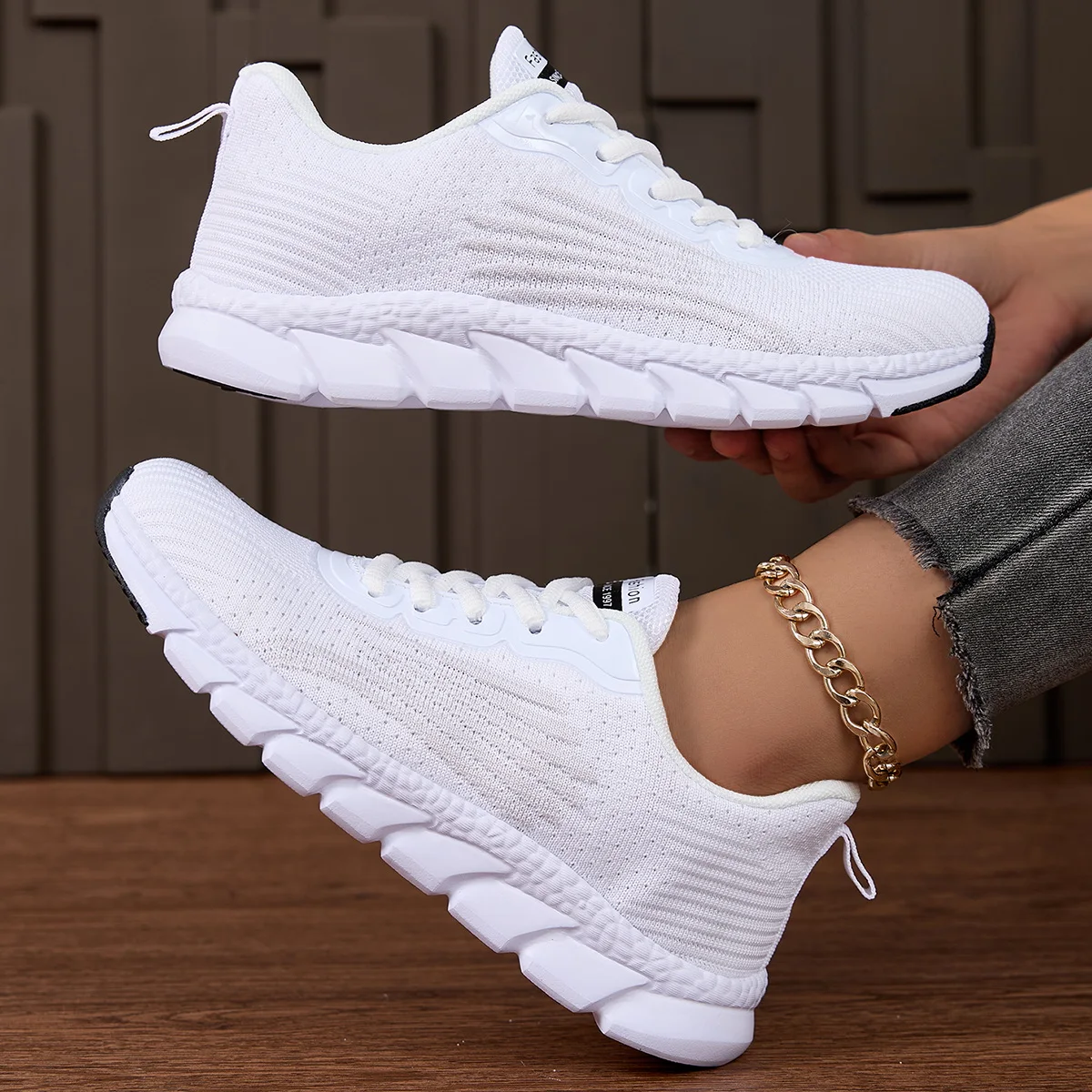 New Sneakers Women Casual Shoes Fashion Breathable Walking Mesh Flat Shoes Women 2026 Tenis Feminino White Ladies Sports Shoes
New Sneakers Women Casual Shoes Fashion Breathable Walking Mesh Flat Shoes Women 2026 Tenis Feminino White Ladies Sports Shoes