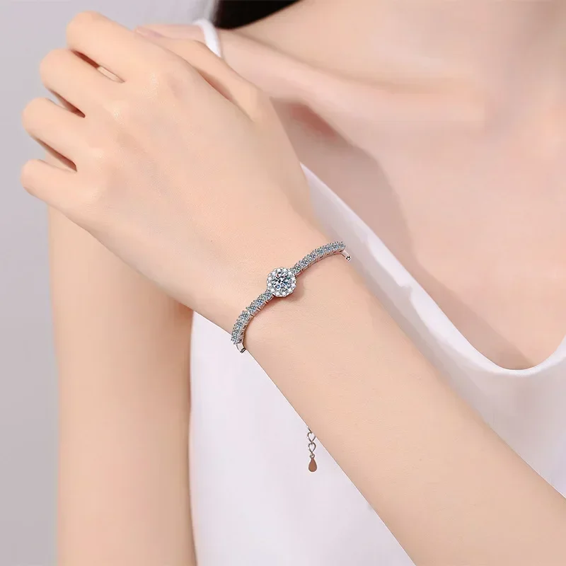 Real 2.4ct D Color Moissanite Bracelets for Women Elegant Sparkling Platinum PT950 Chain Hand Make Classic Gift for Girlfriend
Real 2.4ct D Color Moissanite Bracelets for Women Elegant Sparkling Platinum PT950 Chain Hand Make Classic Gift for Girlfriend