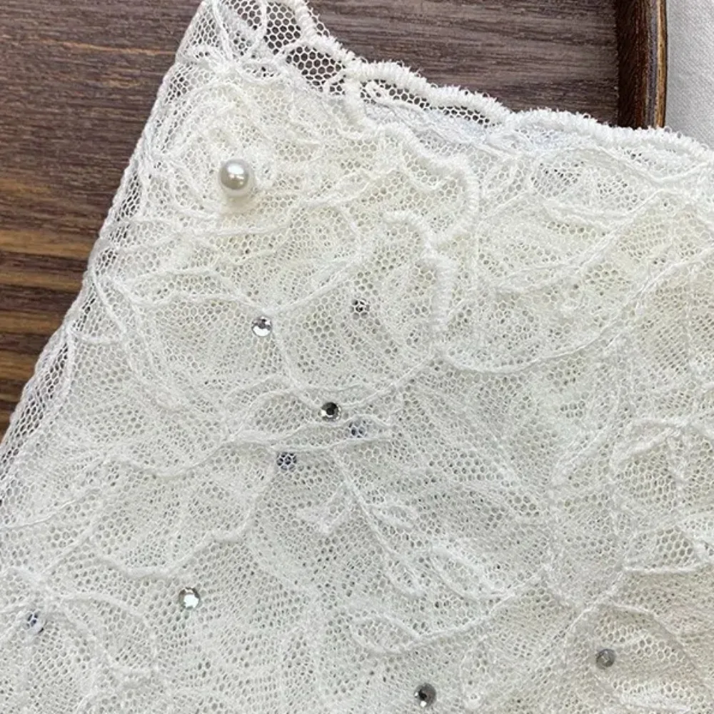 Модный длинный шарф с вышитым цветком, инкрустированный жемчугом и бриллиантами, кружевной шелковый шарф, треугольный шарф в иностранном стиле
Модный длинный шарф с вышитым цветком, инкрустированный жемчугом и бриллиантами, кружевной шелковый шарф, треугольный шарф в иностранном стиле