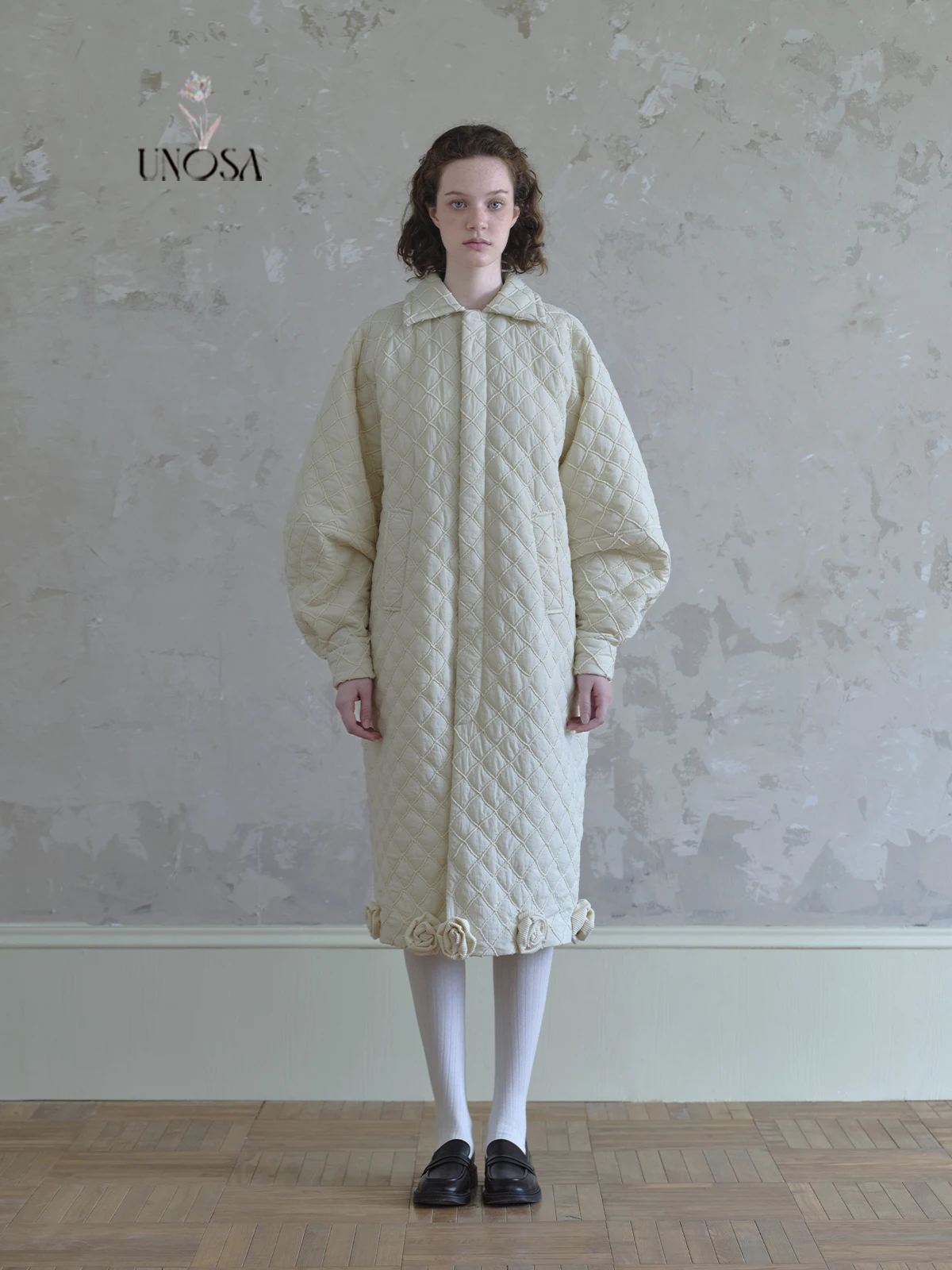 Оригинальный дизайн SA: Длинное утепленное хлопковое пальто белого цвета, женская модная осенняя коллекция 2024
Оригинальный дизайн SA: Длинное утепленное хлопковое пальто белого цвета, женская модная осенняя коллекция 2024