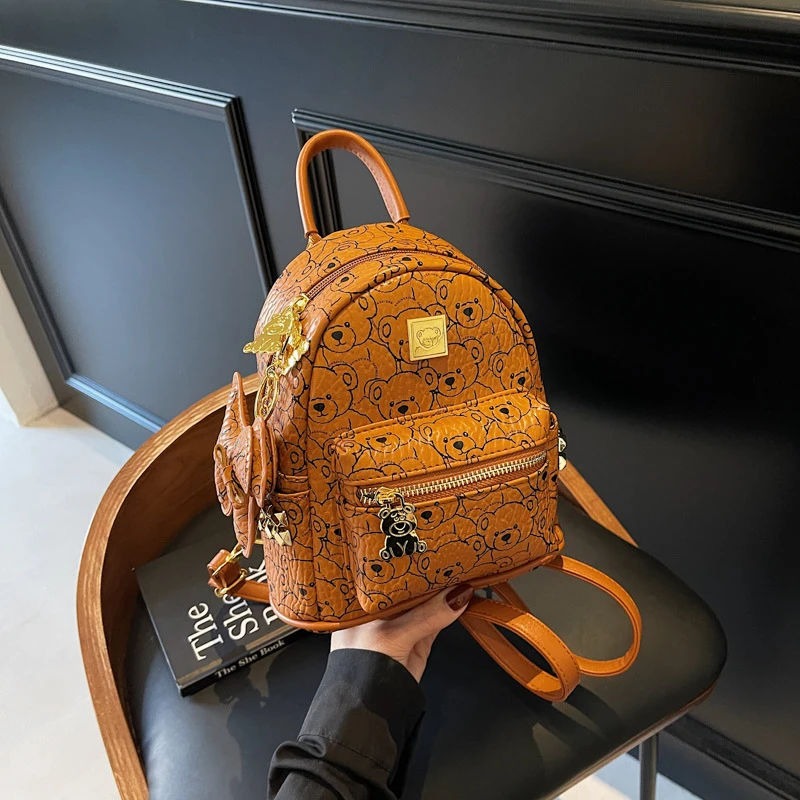 Luxury Brand Women's Messenger Bag High-Quality Leather Classic Elegant Design For Stylish Ladies Daily Use
Luxury Brand Women's Messenger Bag High-Quality Leather Classic Elegant Design For Stylish Ladies Daily Use