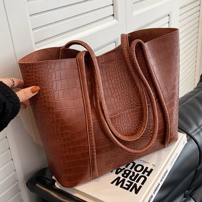 Women Large Pu Leather Shoulder Bag 2023 Vintage Fashion Leather Material Trendy Designer Women's Fashion Handbag Wallet Handbag
Women Large Pu Leather Shoulder Bag 2023 Vintage Fashion Leather Material Trendy Designer Women's Fashion Handbag Wallet Handbag