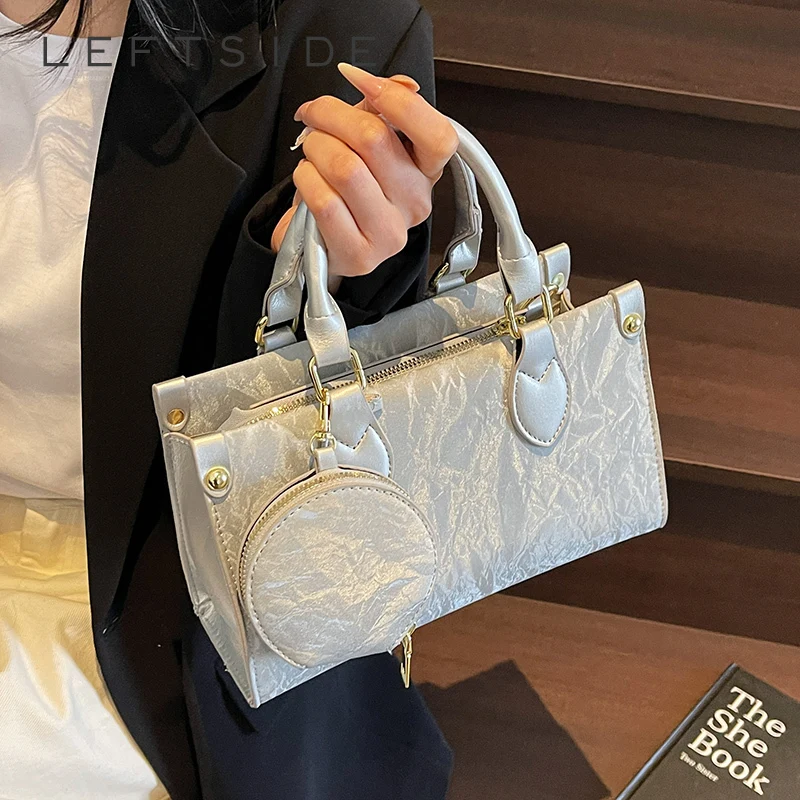 LEFTSIDE PU Leather Small square Tote Bags Lady Shoulder Bag for Women 2025 Spring Y2K Crossbody Bags Silver Handbags and Purses
LEFTSIDE PU Leather Small square Tote Bags Lady Shoulder Bag for Women 2025 Spring Y2K Crossbody Bags Silver Handbags and Purses