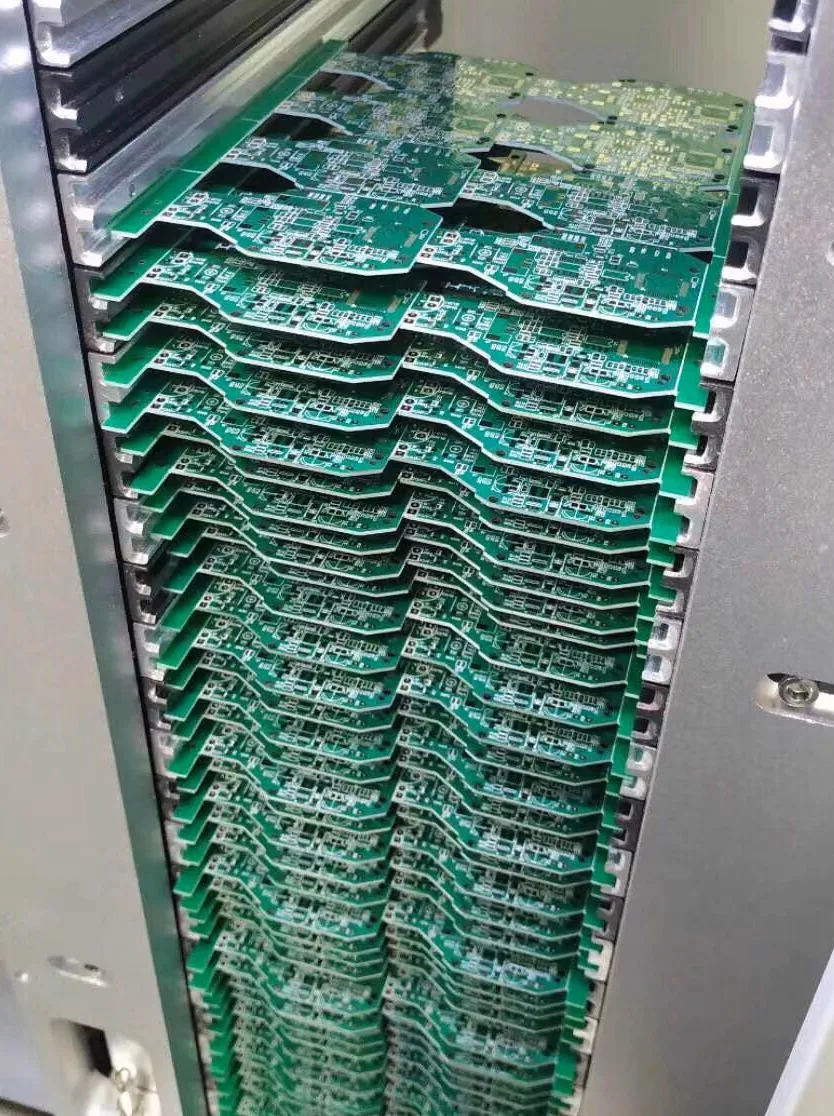 Заводская печатная плата PCB PCBA, сборка печатной платы SMT DIP, пайка 1-6 слоев, погружная Золотая электронная сигарета с отверстием 0,2 мм-3 мм, печатная плата
Заводская печатная плата PCB PCBA, сборка печатной платы SMT DIP, пайка 1-6 слоев, погружная Золотая электронная сигарета с отверстием 0,2 мм-3 мм, печатная плата