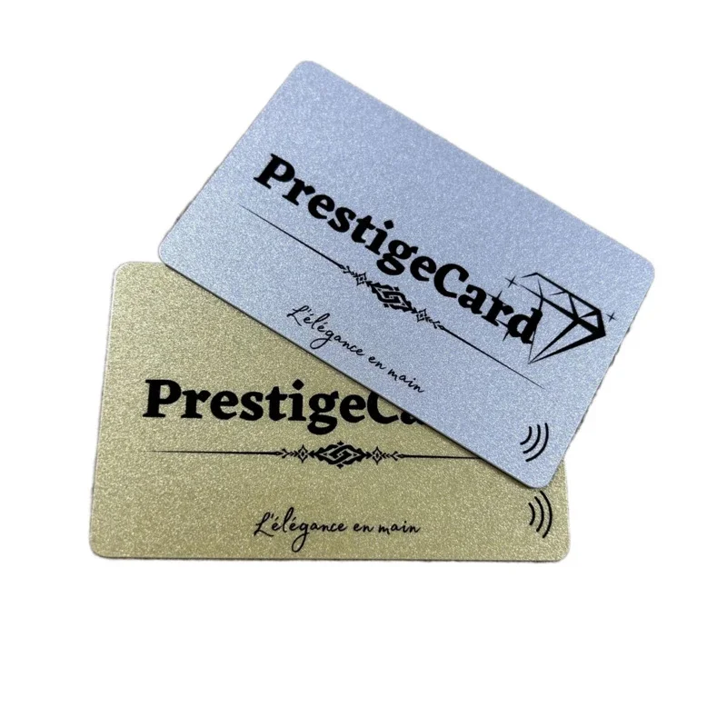 Пластиковая цифровая визитная карточка NFC с чипом Tap to Go для социальных сетей или рекламы веб-сайта
Пластиковая цифровая визитная карточка NFC с чипом Tap to Go для социальных сетей или рекламы веб-сайта