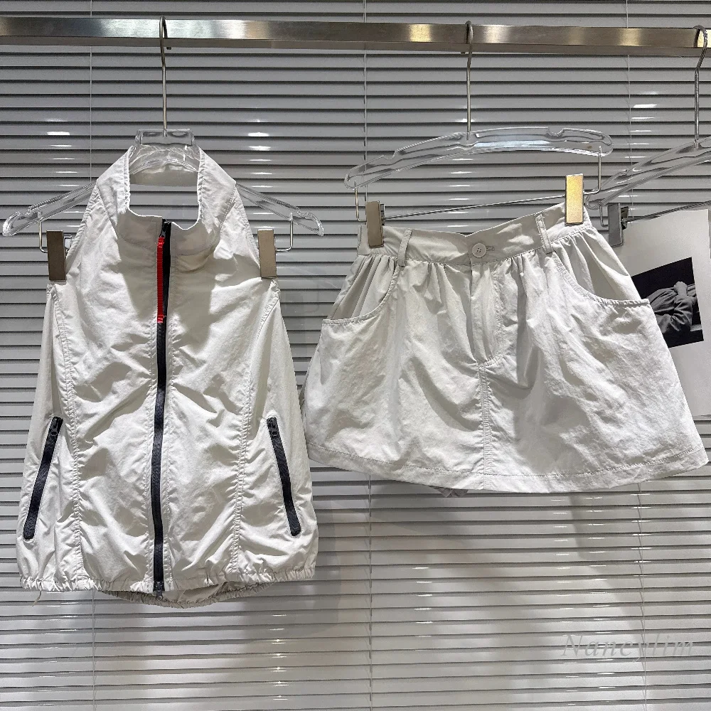 2026 Summer New Arrival Fashionable Hot Girl Zipper Backless Halter Vest + Skirt Suit, Women's Two Piece Set, Thin Outfits
2026 Summer New Arrival Fashionable Hot Girl Zipper Backless Halter Vest + Skirt Suit, Women's Two Piece Set, Thin Outfits