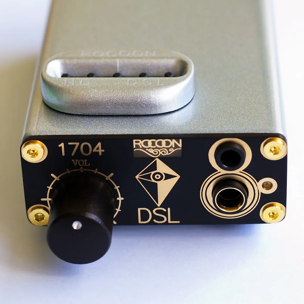 Портативный Bluetooth-декодер ROCOON 1704 R2R с DSL-динамическим подъемником, внешний источник питания на 16 В
Портативный Bluetooth-декодер ROCOON 1704 R2R с DSL-динамическим подъемником, внешний источник питания на 16 В