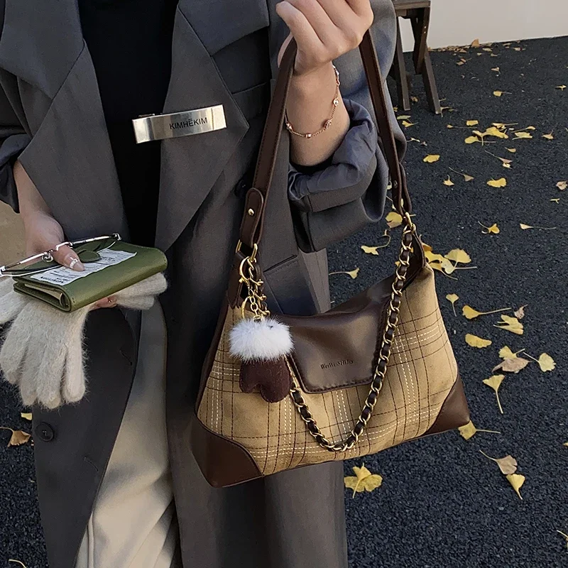 Stylish Messenger Bag Simple Design Solid Color Large Capacity For Leisure Women And Commuter Use Mom' Bag
Stylish Messenger Bag Simple Design Solid Color Large Capacity For Leisure Women And Commuter Use Mom' Bag