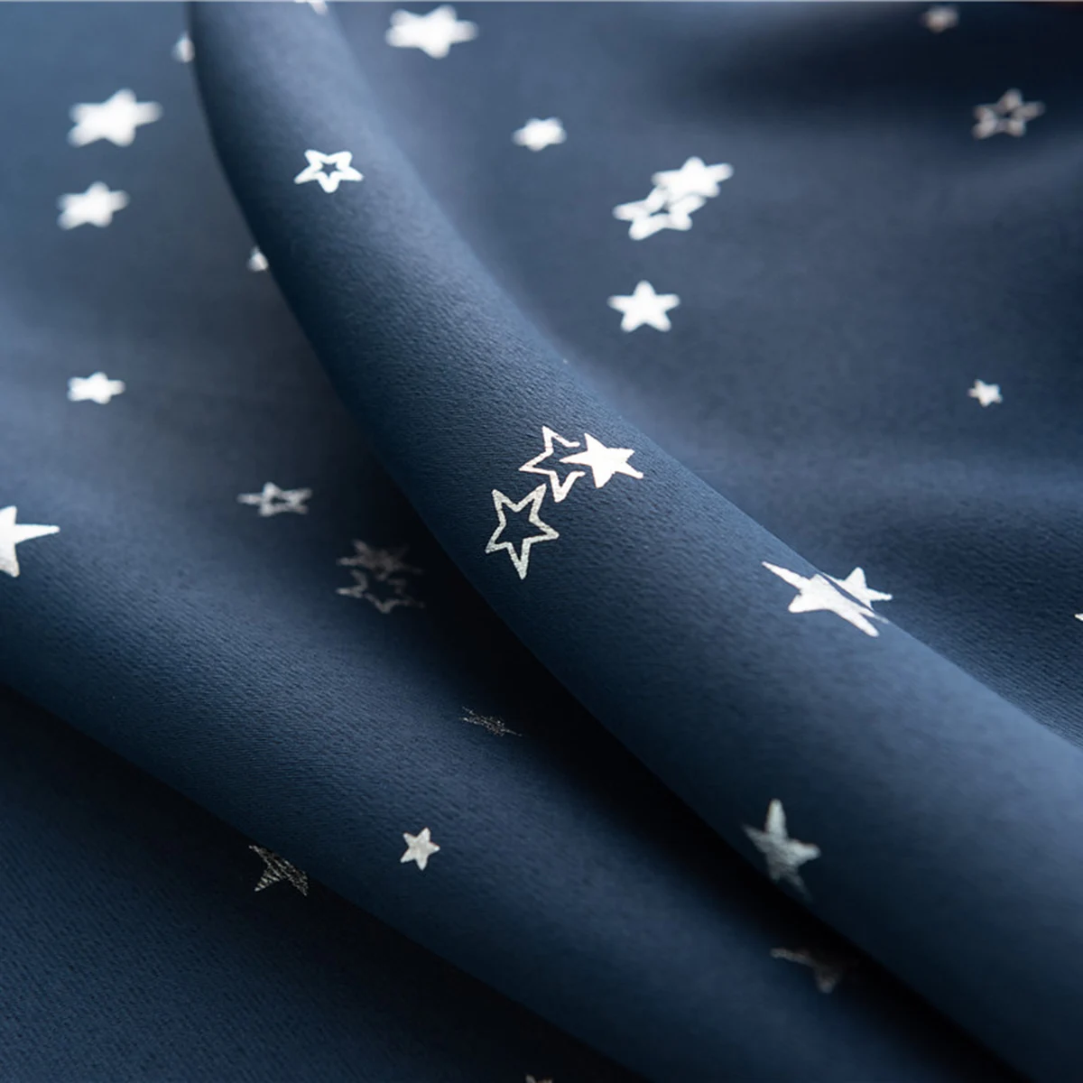 1 pc Modern Thickened Blackout Curtain Punch Free Silver Star Decor Home Bedroom Kids Room Window Drape Double-Sided Adhesive
1 pc Modern Thickened Blackout Curtain Punch Free Silver Star Decor Home Bedroom Kids Room Window Drape Double-Sided Adhesive