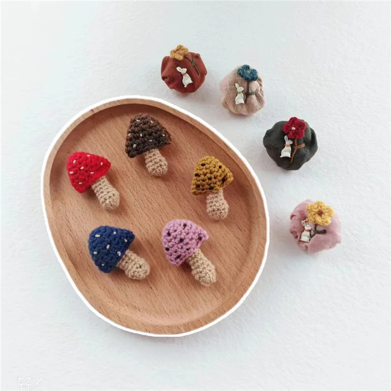 Knitted Mushroom Brooch Handmade Crochet Yarn Cute Toy Pin for Jacket Sweater Purse Decor Versatile Woodland Style Lightweight
Knitted Mushroom Brooch Handmade Crochet Yarn Cute Toy Pin for Jacket Sweater Purse Decor Versatile Woodland Style Lightweight
