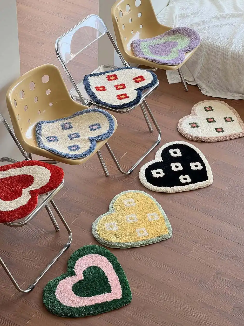 Korean Sle Heart aped Carpet Bedroom Living Room Sofa Coffee Table Mat Home Bede Children's Room Window Pad
Korean Sle Heart aped Carpet Bedroom Living Room Sofa Coffee Table Mat Home Bede Children's Room Window Pad