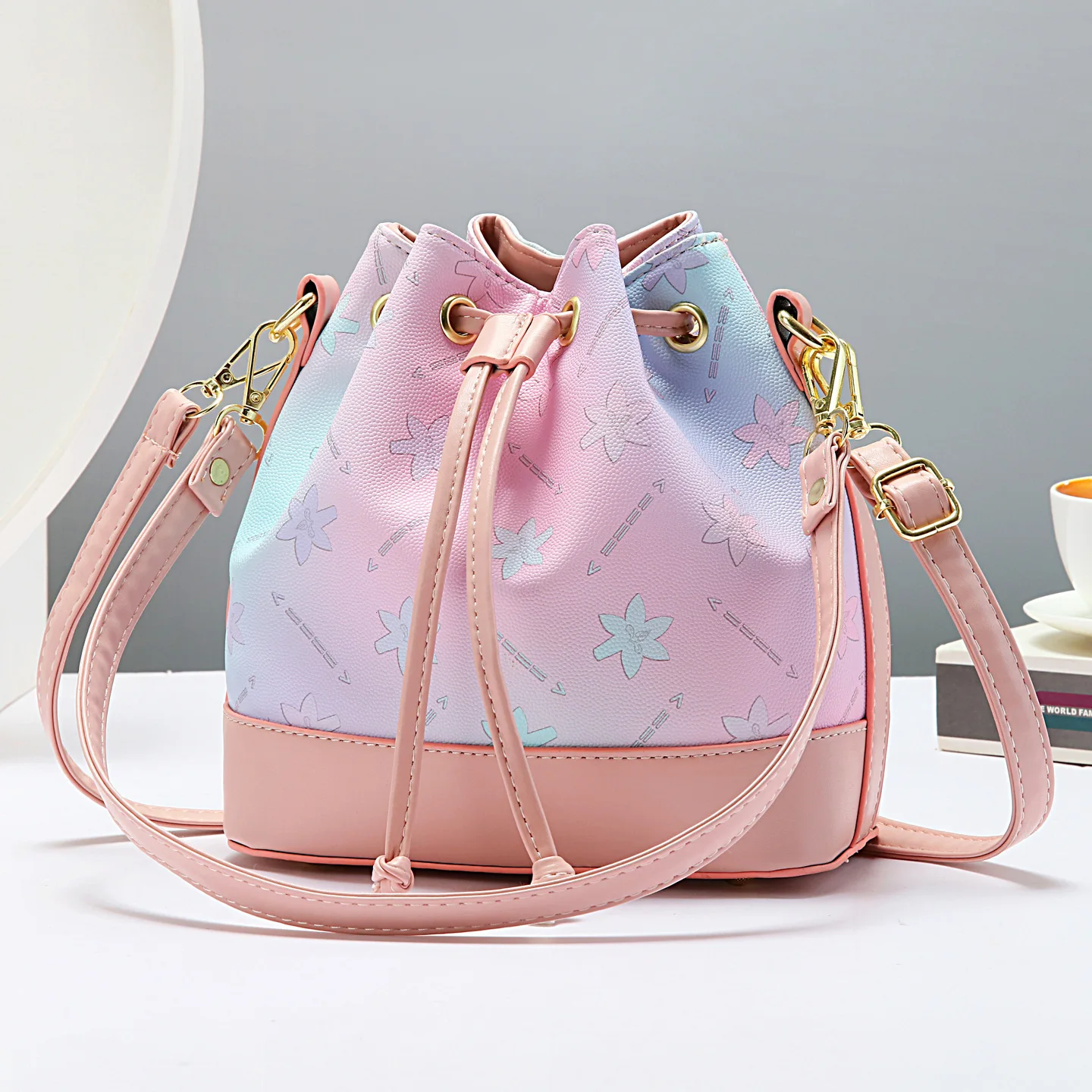 Fashion Womens Handbags Gradient Color Rainbow Large Capacity Bucket Bag Shoulder Crossbody
Fashion Womens Handbags Gradient Color Rainbow Large Capacity Bucket Bag Shoulder Crossbody