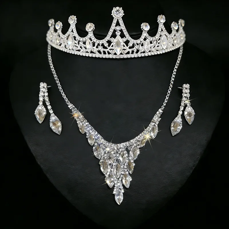Блестящий комплект украшений для невесты: повязка для волос со стразами, ожерелье и серьги, комплект с цепочкой в виде капель воды, свадебная коллекция, набор А
Блестящий комплект украшений для невесты: повязка для волос со стразами, ожерелье и серьги, комплект с цепочкой в виде капель воды, свадебная коллекция, набор А
