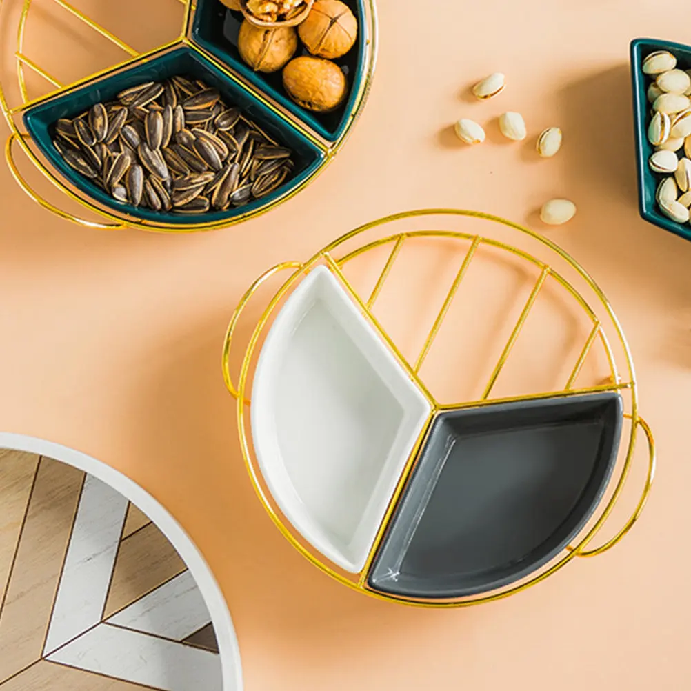 Простая в использовании трехсекционная тарелка для закусок, высококачественный поднос для фруктов, сухих продуктов, конфет и орехов, идеально подходит для вечеринок, походов и кемпинга.
Простая в использовании трехсекционная тарелка для закусок, высококачественный поднос для фруктов, сухих продуктов, конфет и орехов, идеально подходит для вечеринок, походов и кемпинга.