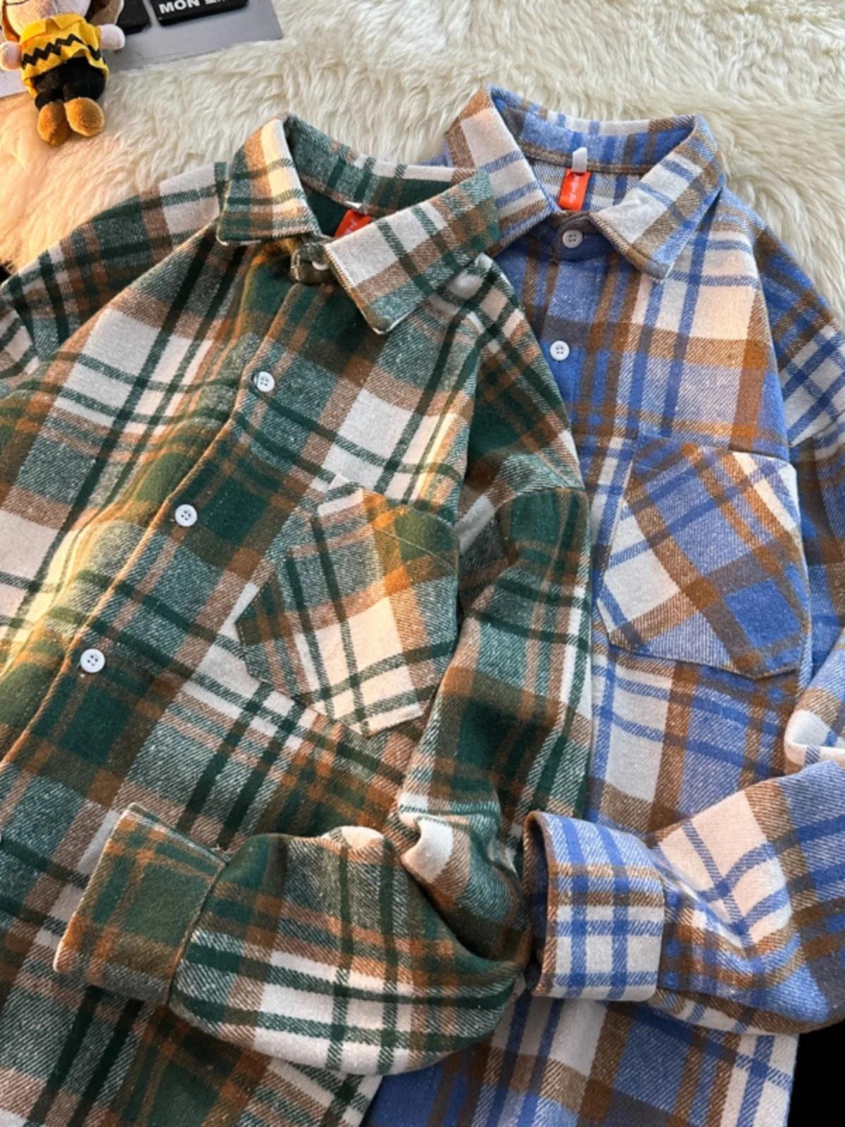 Мужская рубашка в клетку в стиле ретро, американский кэжуал, с длинным рукавом, свободного кроя, весна-осень, модная брендовая верхняя одежда для пар
Мужская рубашка в клетку в стиле ретро, американский кэжуал, с длинным рукавом, свободного кроя, весна-осень, модная брендовая верхняя одежда для пар