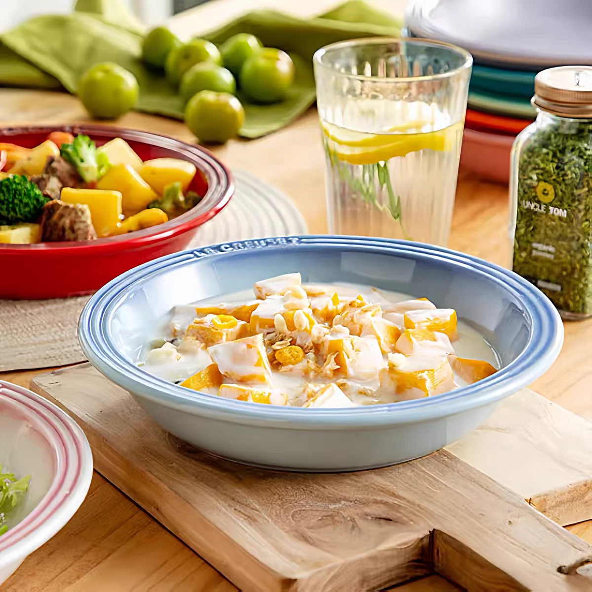 Тарелка Le Creuset Cool Color, глубокая, керамическая, для фруктов, для домашнего использования, обеденная, с подглазурной росписью, высокая эстетическая ценность
Тарелка Le Creuset Cool Color, глубокая, керамическая, для фруктов, для домашнего использования, обеденная, с подглазурной росписью, высокая эстетическая ценность