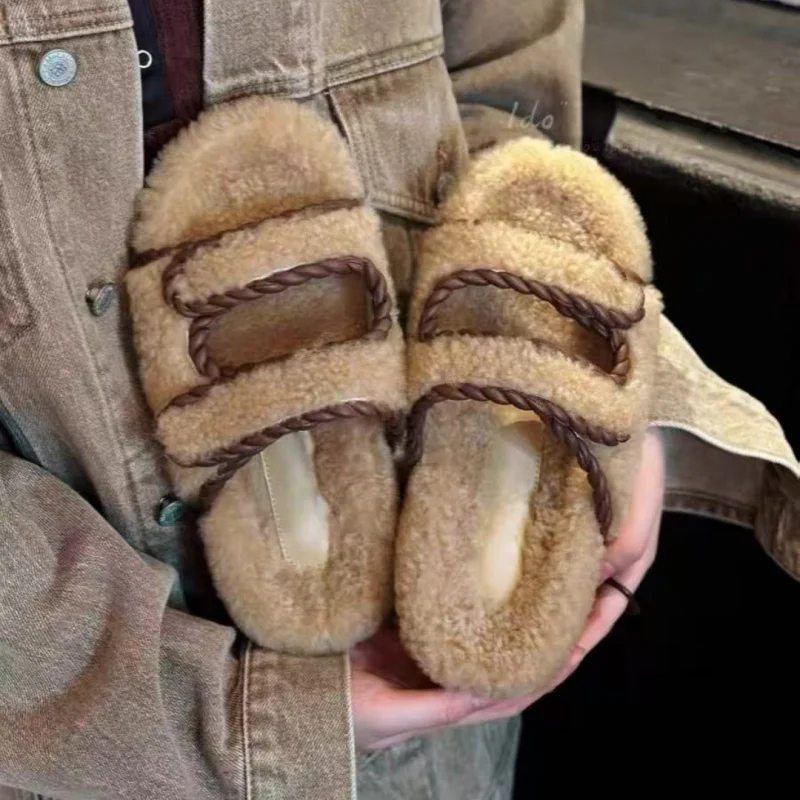New high-quality women's real wool slippers, fashionable plush warm flat shoes, slippers
New high-quality women's real wool slippers, fashionable plush warm flat shoes, slippers