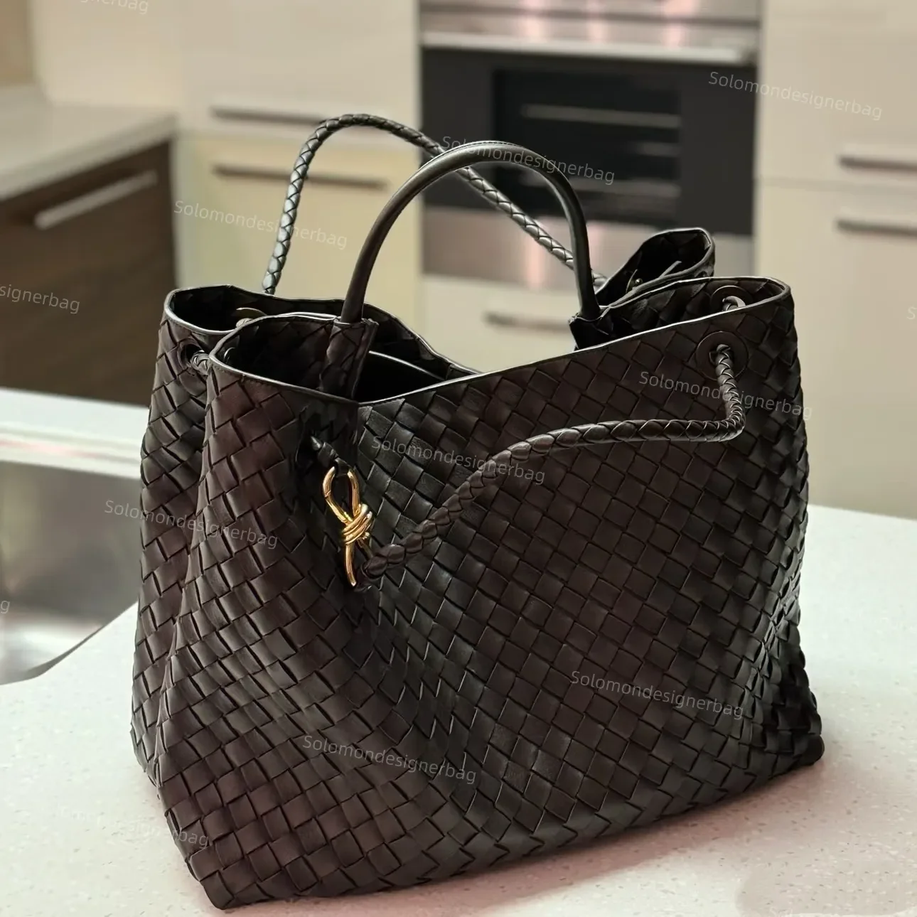 Andiamo Original Leather 2025 Woven Womens Portable Single Shoulder Crossbody Tote Bag 999AA
Andiamo Original Leather 2025 Woven Womens Portable Single Shoulder Crossbody Tote Bag 999AA