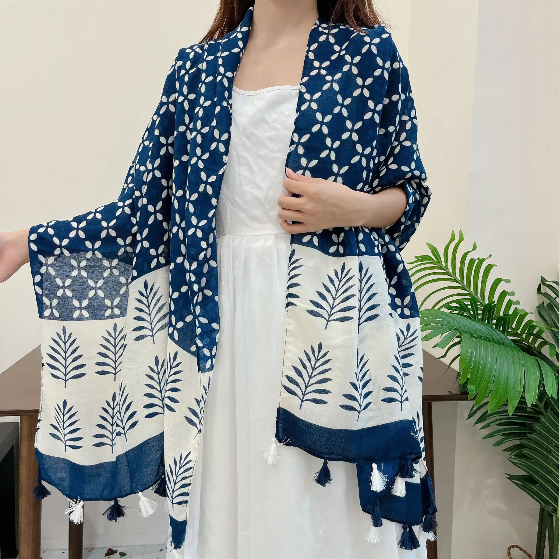 Breathable Lovely Floral Polyester Soft Scarf Boho Chic Tassel Shawl Women Perfect for Travel & Casual Muslim Hijab 180*90Cm
Breathable Lovely Floral Polyester Soft Scarf Boho Chic Tassel Shawl Women Perfect for Travel & Casual Muslim Hijab 180*90Cm