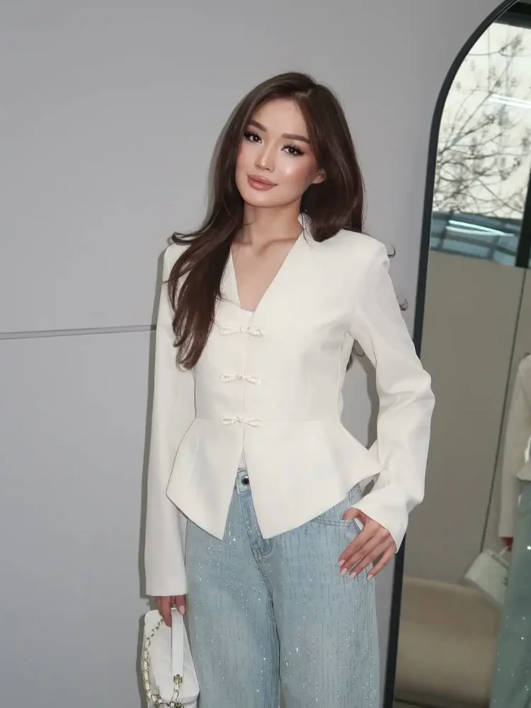 Chic Women V-neck High Waist Blouse Fashion Solid Long Sleeve Button Peplum Hem Top Casual 2026 Lady Office Commute Office Shirt
Chic Women V-neck High Waist Blouse Fashion Solid Long Sleeve Button Peplum Hem Top Casual 2026 Lady Office Commute Office Shirt