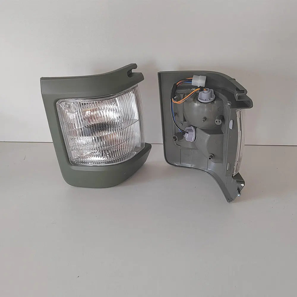 A Pair Car Front Corner Light Turn Signal For Mazda Bongo For Nissan Vanette Truck SE28M
A Pair Car Front Corner Light Turn Signal For Mazda Bongo For Nissan Vanette Truck SE28M