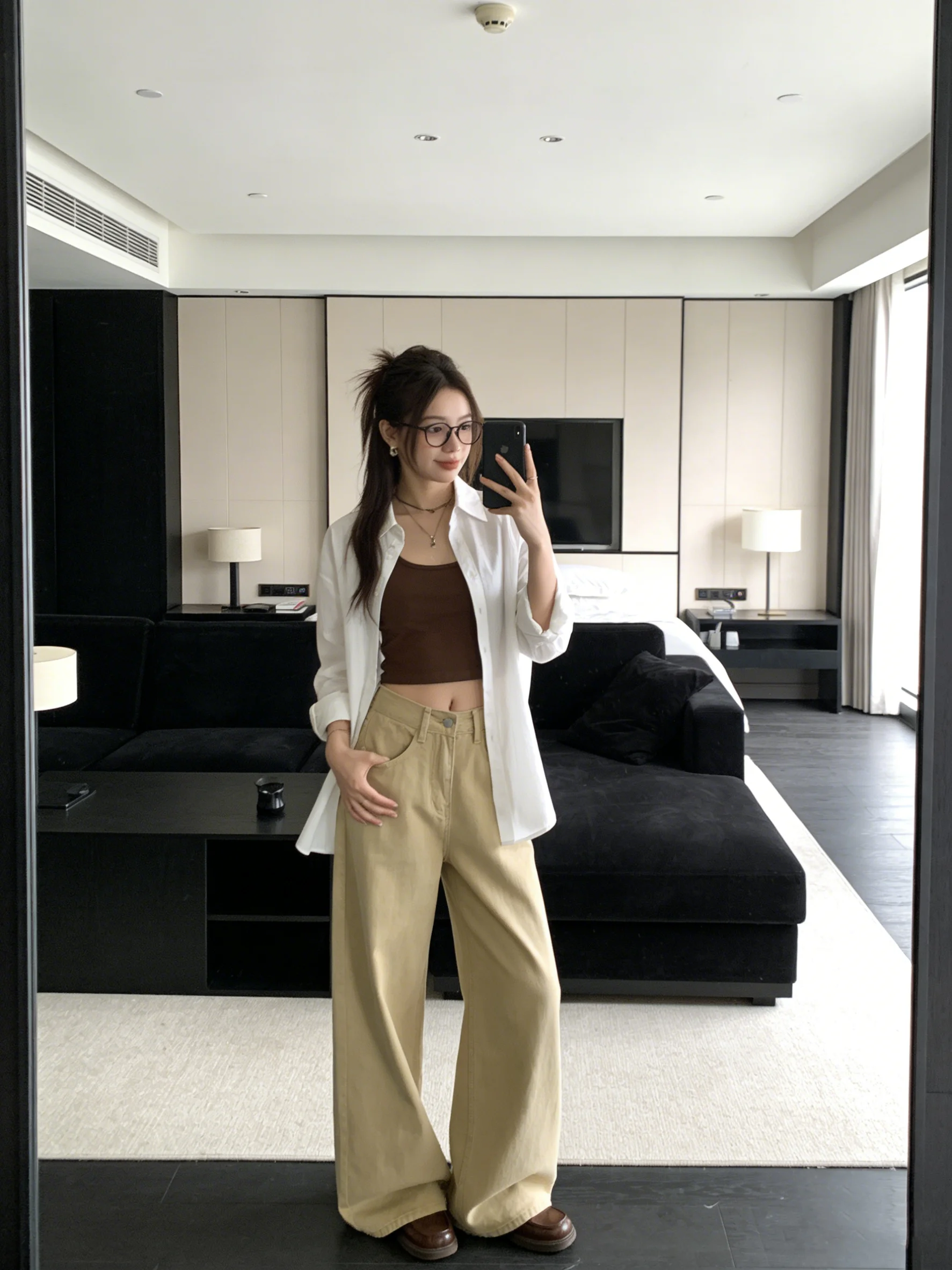 Khaki Wide Leg Loose Fit Korean Style Jeans Women's Casual Straight Leg Pants Spring New Arrival Casual Versatile Long Trousers
Khaki Wide Leg Loose Fit Korean Style Jeans Women's Casual Straight Leg Pants Spring New Arrival Casual Versatile Long Trousers