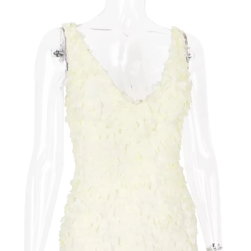 Sexy 3D Flower Deep V-neck Dress Women Slim Sleeveless Backless Split Package Midi Dresses 2025 Summer Ladies New Vestidos
Sexy 3D Flower Deep V-neck Dress Women Slim Sleeveless Backless Split Package Midi Dresses 2025 Summer Ladies New Vestidos