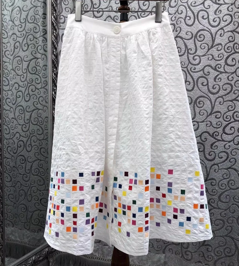 100%Cotton Skirts 2026 Summer Designer Fashion Lady Button Waist Colorful Flower Embroidery High Waist Maxi White Skirts Club
100%Cotton Skirts 2026 Summer Designer Fashion Lady Button Waist Colorful Flower Embroidery High Waist Maxi White Skirts Club