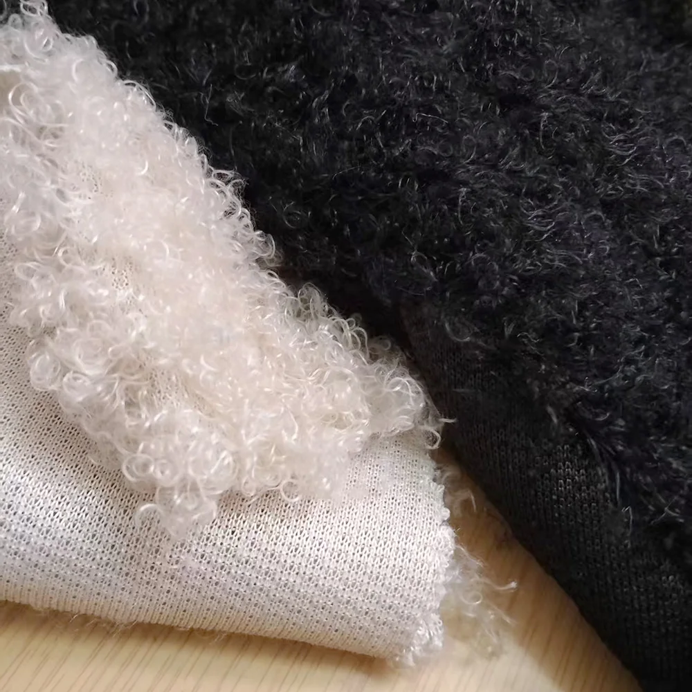 Classic lamb roll synthetic fur fabric is soft and comfortable, use for carpets, bed covers, fashionable clothing, handmade doll
Classic lamb roll synthetic fur fabric is soft and comfortable, use for carpets, bed covers, fashionable clothing, handmade doll