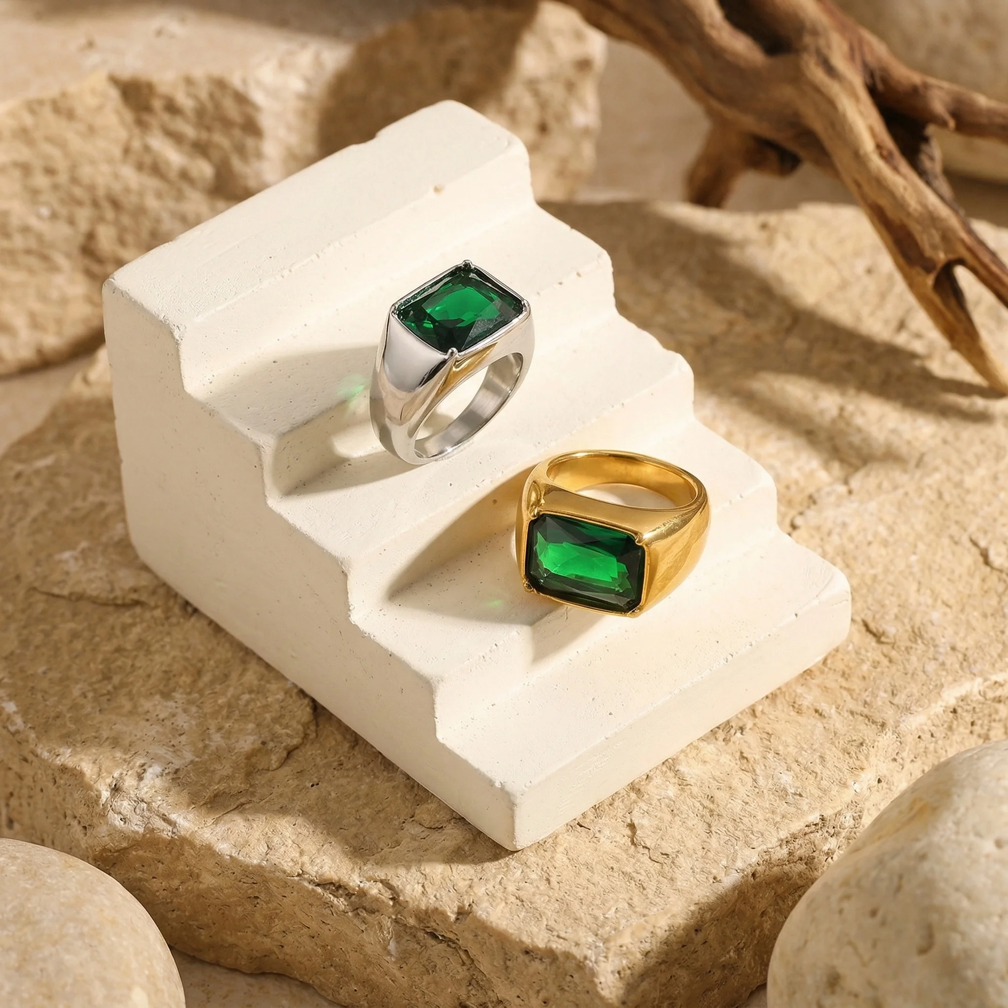 18K Gold Plated Stainless Steel Ring with Green Square Zirconia - Elegant Jewelry Gift for Women
18K Gold Plated Stainless Steel Ring with Green Square Zirconia - Elegant Jewelry Gift for Women