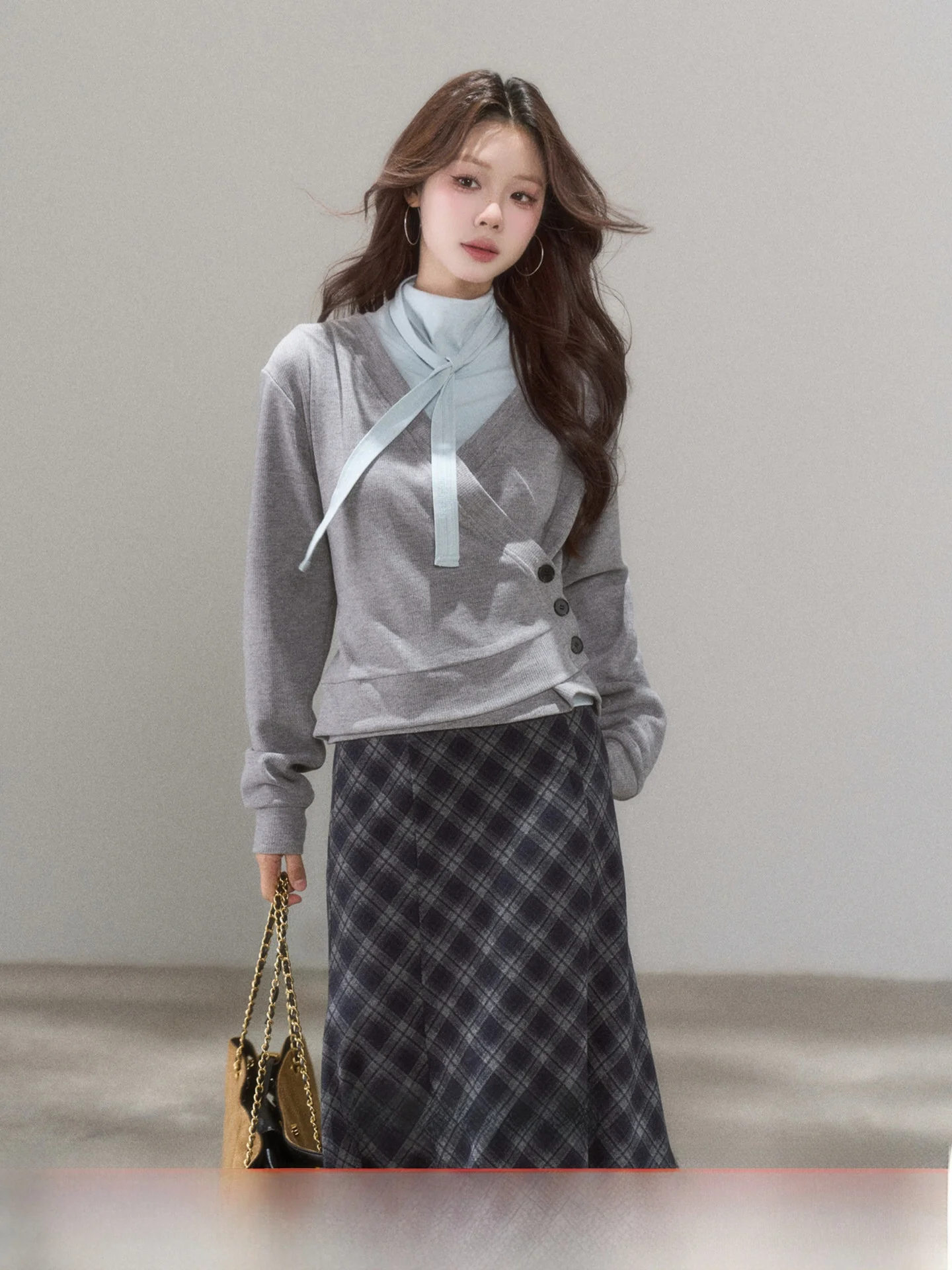 Korean Sle Autumn Winter Top Set Small Wildberry New 2025 Trendy ular Good Looking Women's Knitted Sweater Ensemble
Korean Sle Autumn Winter Top Set Small Wildberry New 2025 Trendy ular Good Looking Women's Knitted Sweater Ensemble