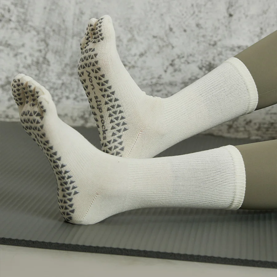 Spring and Autumn Professional Sweat Absorbing and Anti slip Socks Pilates Finger Socks Mid tube Yoga Sports Socks Fitness Socks
Spring and Autumn Professional Sweat Absorbing and Anti slip Socks Pilates Finger Socks Mid tube Yoga Sports Socks Fitness Socks