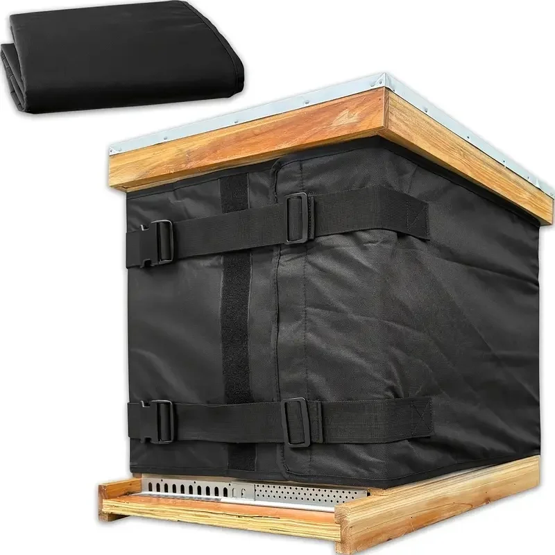 Сверхмощная накидка для зимнего улья — регулируемый изолированный чехол из ткани Оксфорд, идеально подходит для защиты пчеловодского оборудования
Сверхмощная накидка для зимнего улья — регулируемый изолированный чехол из ткани Оксфорд, идеально подходит для защиты пчеловодского оборудования