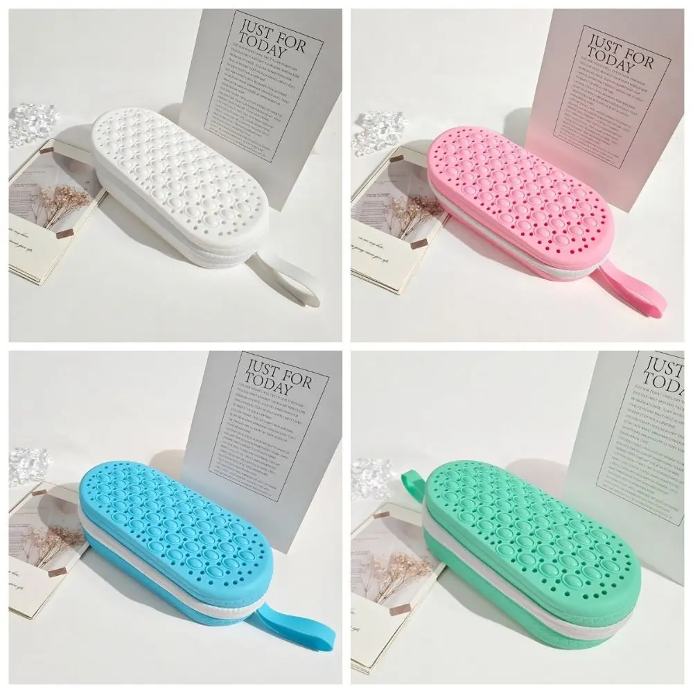 Silicone Swimming Goggles Storage Box Zipper Drain Hole Myopia Glasses Case Waterproof with Handle Eyeglasses Bag Men/Women
Silicone Swimming Goggles Storage Box Zipper Drain Hole Myopia Glasses Case Waterproof with Handle Eyeglasses Bag Men/Women