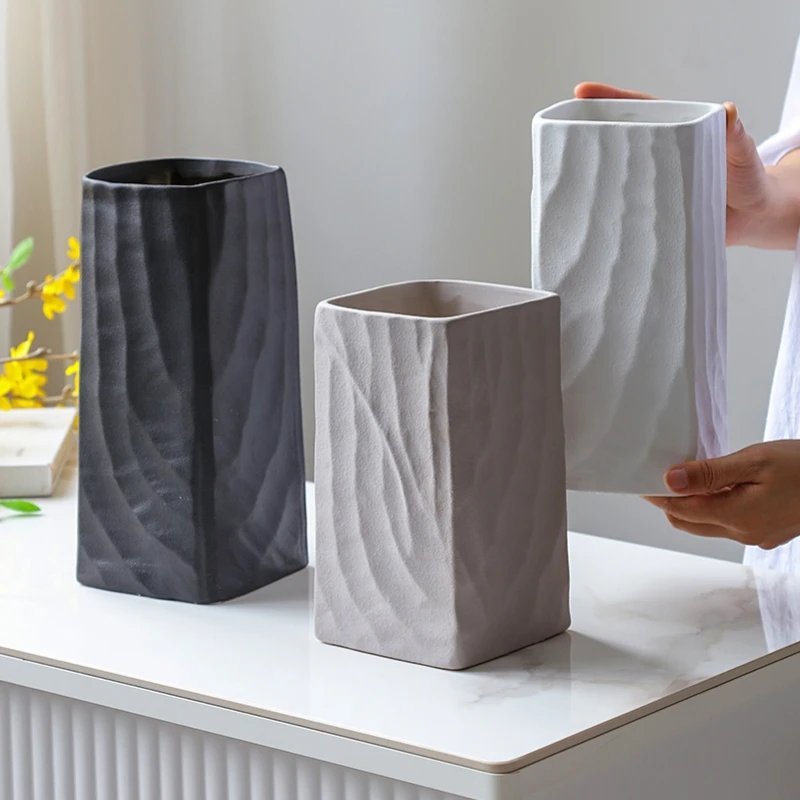 Flower Minimalist Vases Nordic Ceramics Luxury Decoration White Vases Modern Wazony Dekoracyjne Aesthetic Room Decor YY50HP
Flower Minimalist Vases Nordic Ceramics Luxury Decoration White Vases Modern Wazony Dekoracyjne Aesthetic Room Decor YY50HP