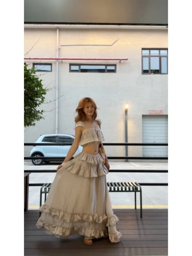 Elegant Age-Defying Women's Fashion Set Slim Fit Top And Beautiful Skirt Casual Style Long Sleeve High Waist Shorts
Elegant Age-Defying Women's Fashion Set Slim Fit Top And Beautiful Skirt Casual Style Long Sleeve High Waist Shorts