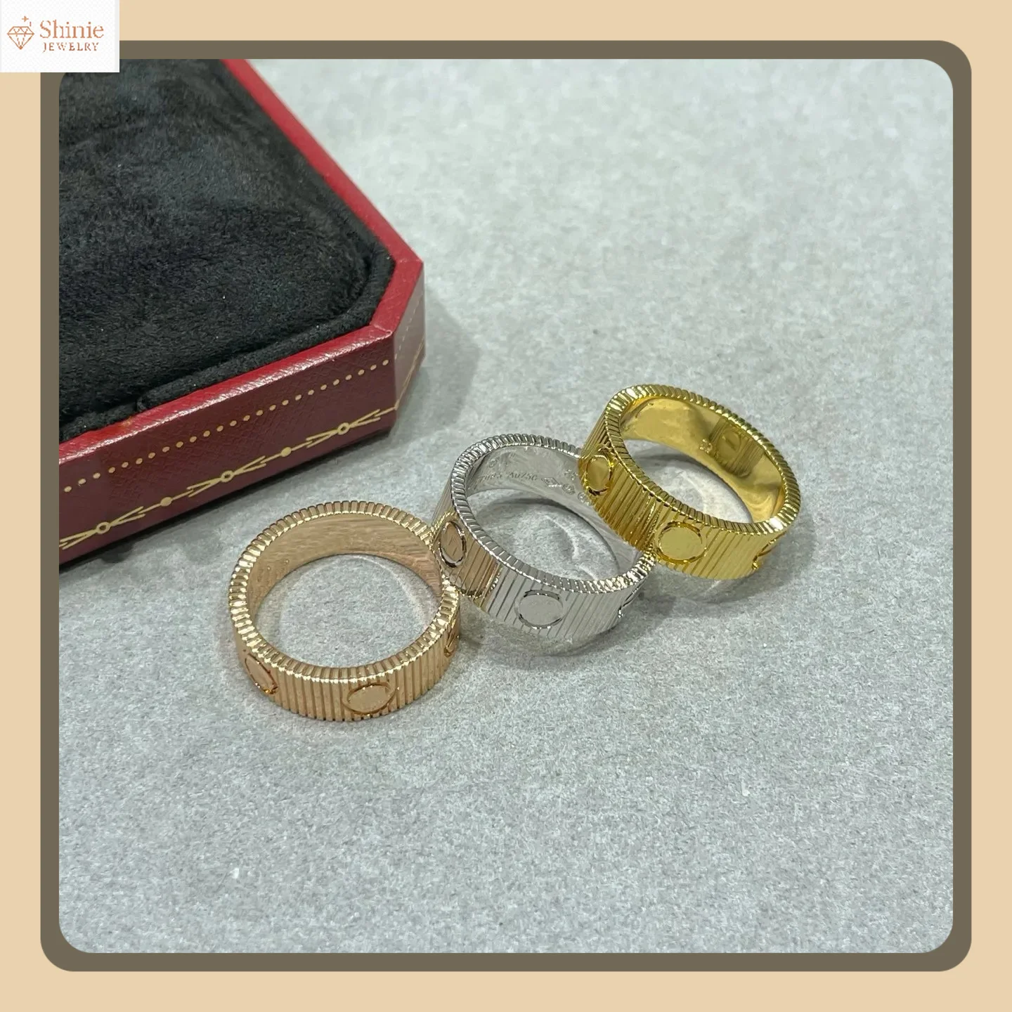 Luxurys Designer Ring for Women men high qualityClassic Love Rings Trend Band Simple Personality Style Romantic Jewelry
Luxurys Designer Ring for Women men high qualityClassic Love Rings Trend Band Simple Personality Style Romantic Jewelry