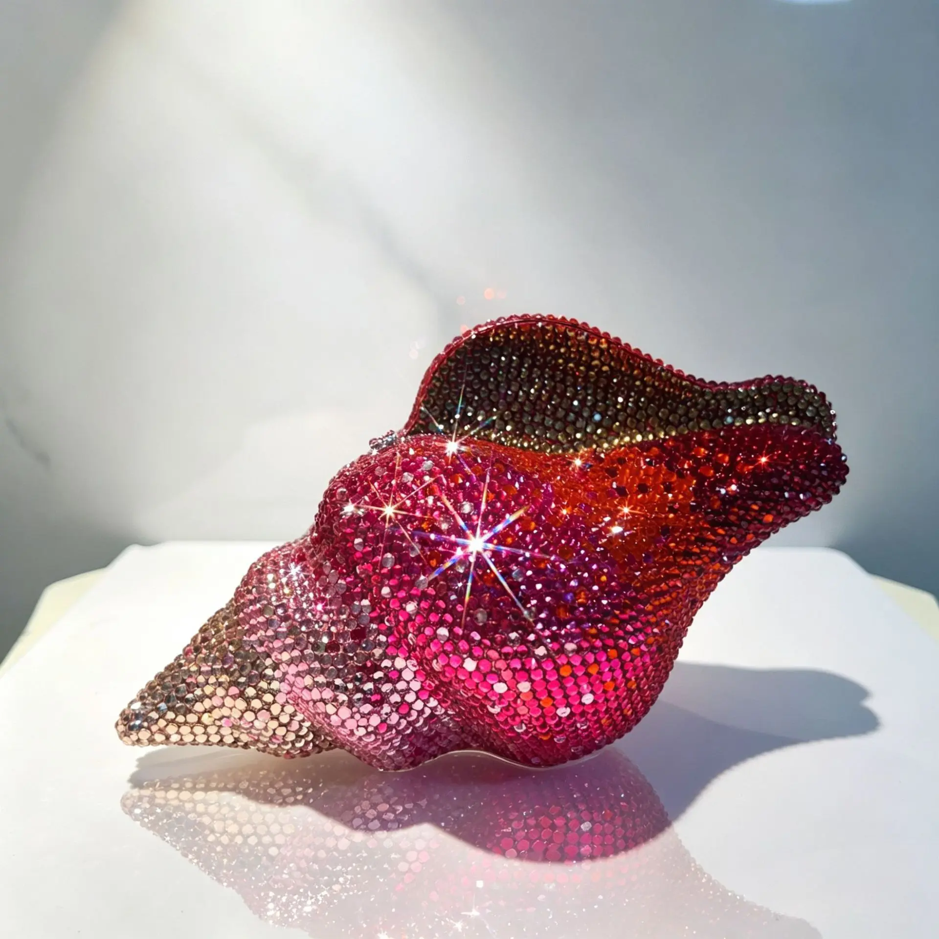 Stone clutch bag new conch diamond dinner bag party banquet dress women's diamond bag
Stone clutch bag new conch diamond dinner bag party banquet dress women's diamond bag
