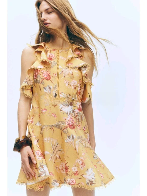 Весенняя коллекция: женская юбка А-силуэта из полиэстера с принтом, облегающая, с круглым вырезом, с микро-расклешенным подолом, в французском стиле, короткая, с принтом.
Весенняя коллекция: женская юбка А-силуэта из полиэстера с принтом, облегающая, с круглым вырезом, с микро-расклешенным подолом, в французском стиле, короткая, с принтом.