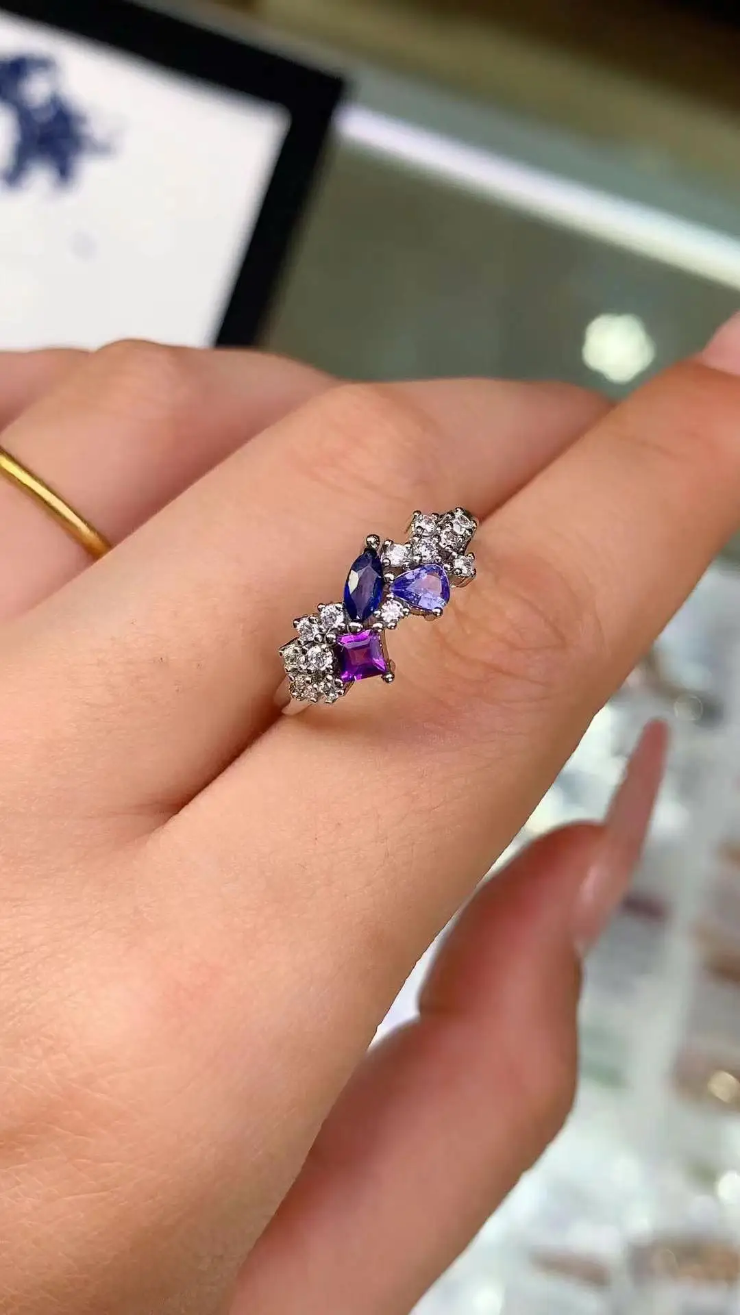 Super Best Quality 100% Real Natural Tanzanite Ring 925 Sterling Silver Delicate Women Ring Fine Jewelry
Super Best Quality 100% Real Natural Tanzanite Ring 925 Sterling Silver Delicate Women Ring Fine Jewelry