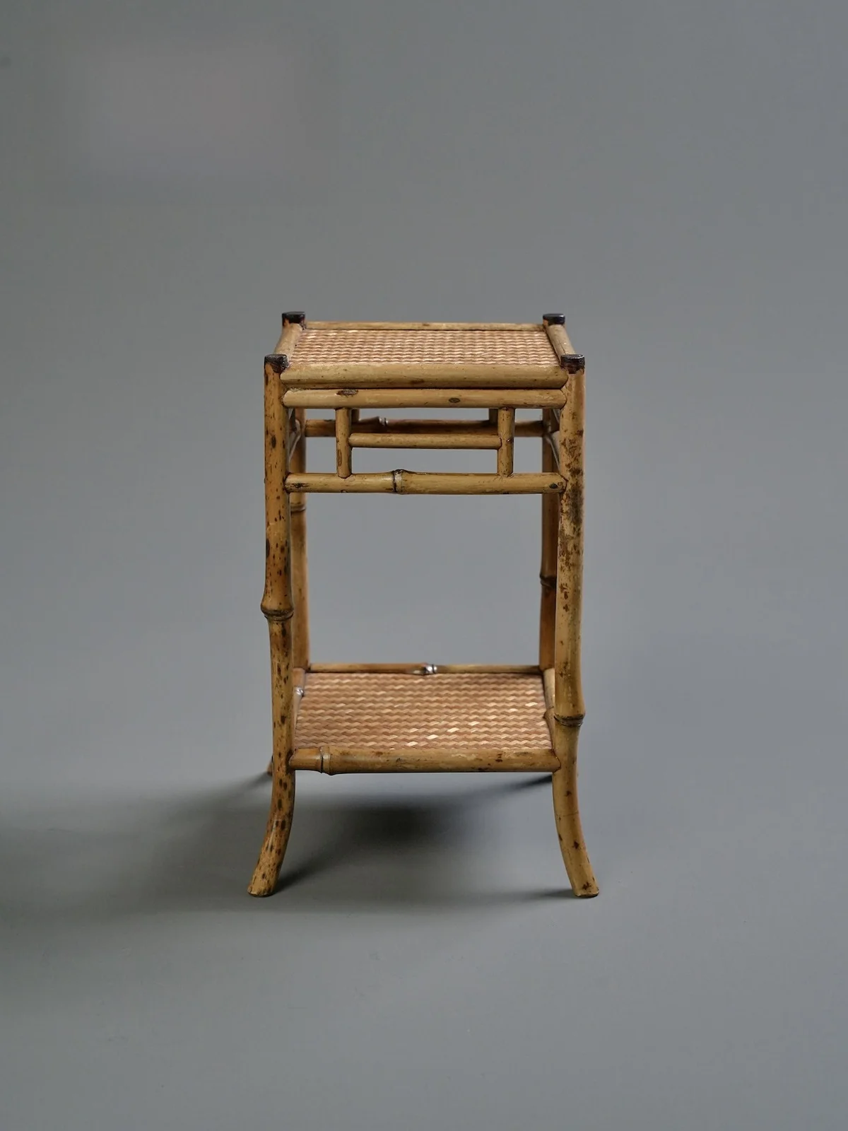 Bamboo Display Stand Tea Set Storage Rack Living Room Balcony Plant Holder Small Flower Table Tea Desk Bamboo Carving Art
Bamboo Display Stand Tea Set Storage Rack Living Room Balcony Plant Holder Small Flower Table Tea Desk Bamboo Carving Art