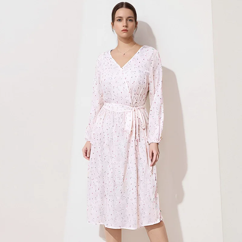 Lazy large size dress printed v-neck long-sleeved waist floral temperament lace-up fashion simple elegant temperament high-end h
Lazy large size dress printed v-neck long-sleeved waist floral temperament lace-up fashion simple elegant temperament high-end h