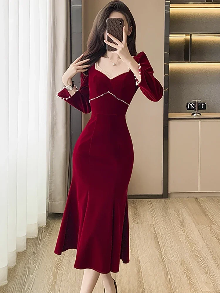 2025 Korean Vintage Night Dress Women Red Velvet Elegant Christmas Dress Autumn Winter Chic Diamonds Square Collar Luxury Dress
2025 Korean Vintage Night Dress Women Red Velvet Elegant Christmas Dress Autumn Winter Chic Diamonds Square Collar Luxury Dress